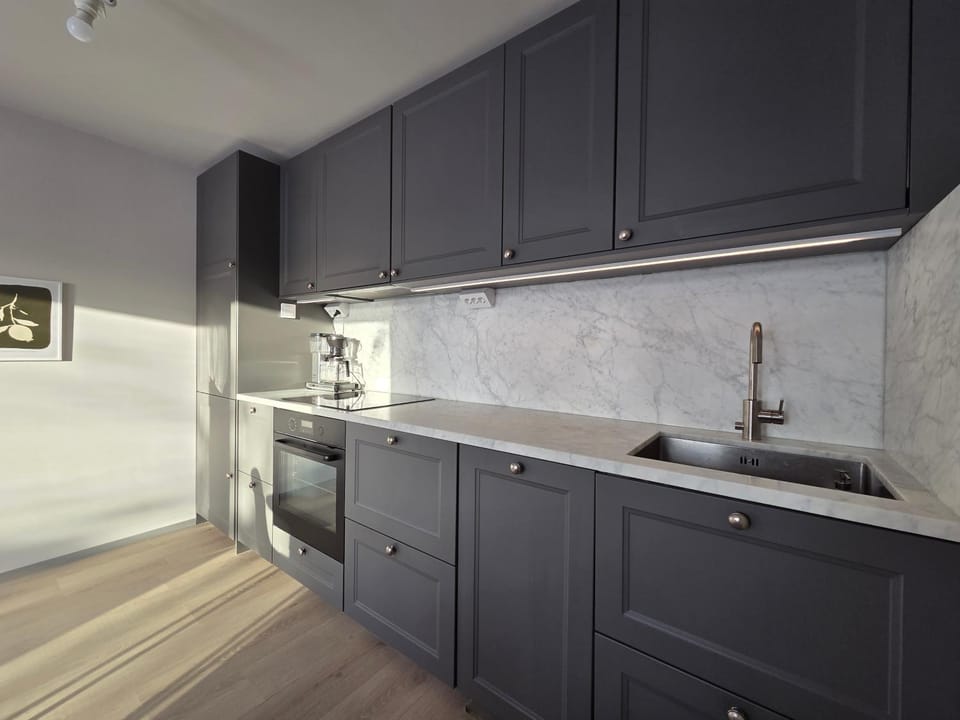 Stilren och nybyggd lägenhet nära E4 R84 Hudiksvall Apartment in Sweden