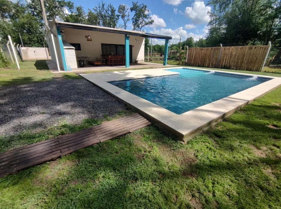 Quinta casa blanca House in Cañuelas