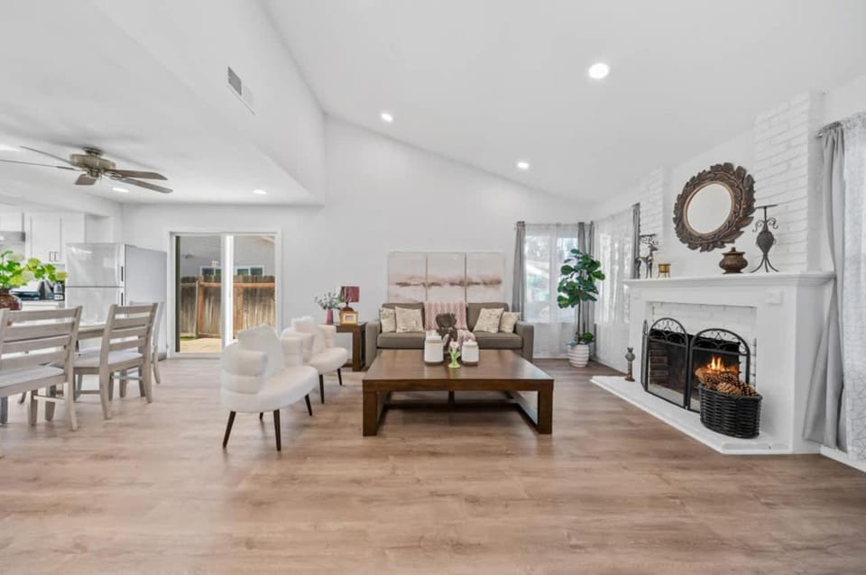 Marbella Lane Modern Home w Private Backyard House in La Habra