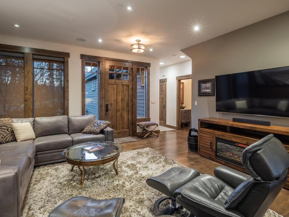 Central Location, Hot Tub & Suncadia Pool Access House in Kittitas County