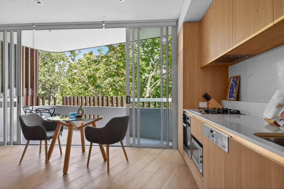 Kitchen or kitchenette, Dining area, dishwasher, oven, stove