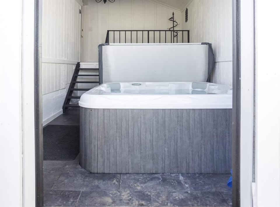 Vintage Terrace Pied a Terr Suitee House in Carlton