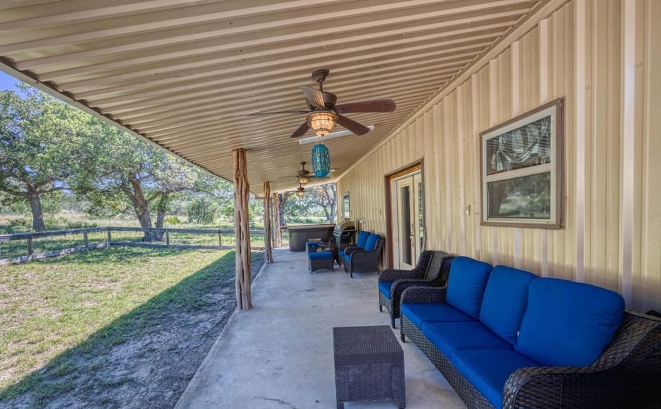 Frio Hills Hideaway Bed and Breakfast in Rio Grande