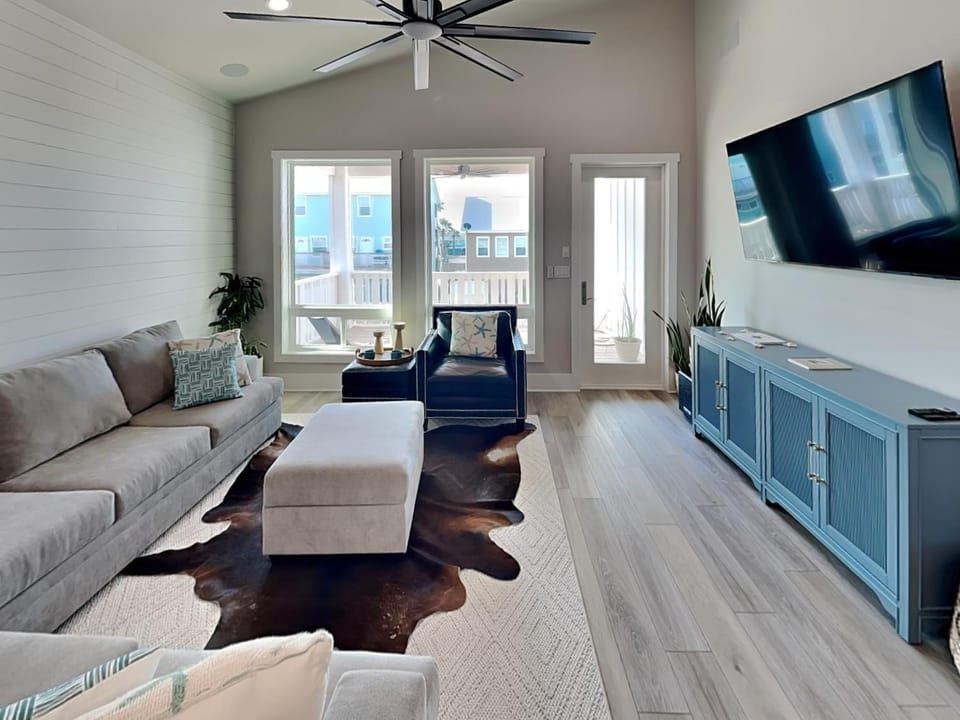 Day, TV and multimedia, Balcony/Terrace, Living room, Seating area, furniture