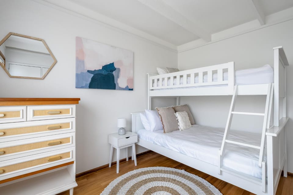 Walk to Beach Pet friendly Sleep 5 House in Ocean Grove