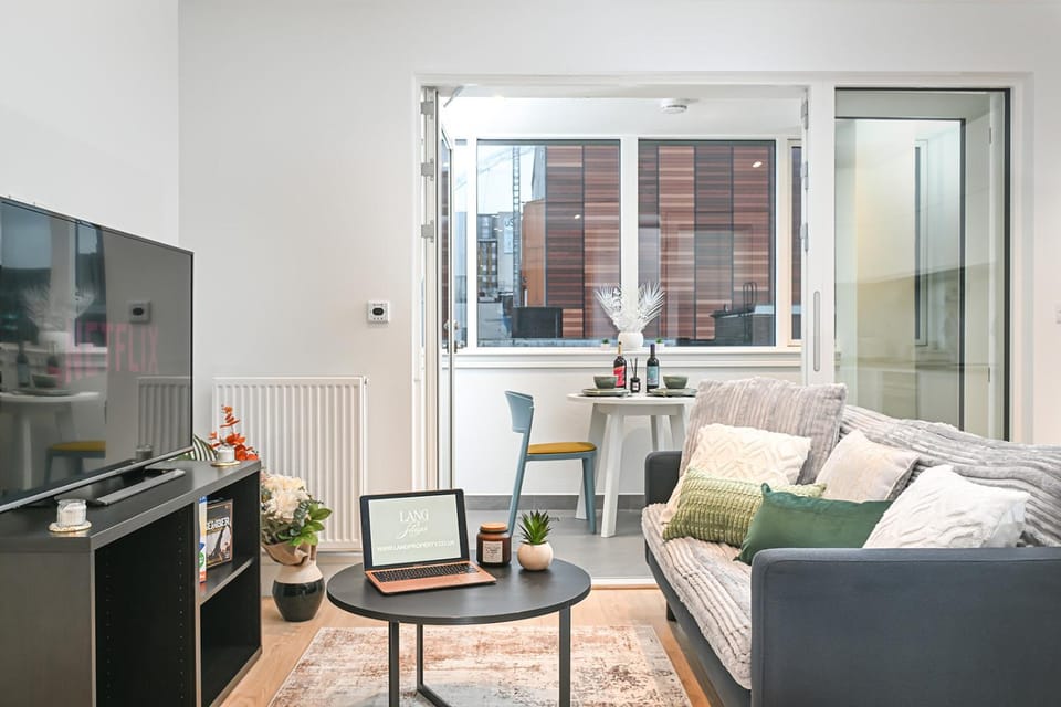 Living room, Dining area, kitchen
