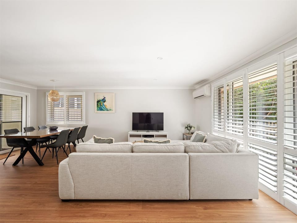 Communal lounge/ TV room, TV and multimedia, Living room