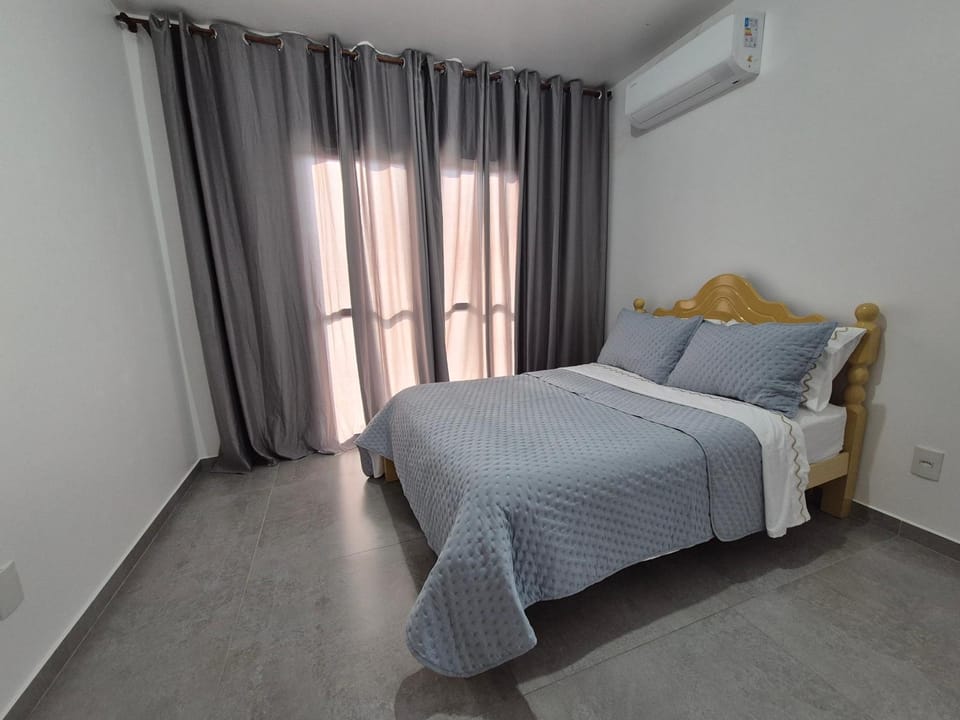 Bed, Photo of the whole room, Bedroom, air conditioner