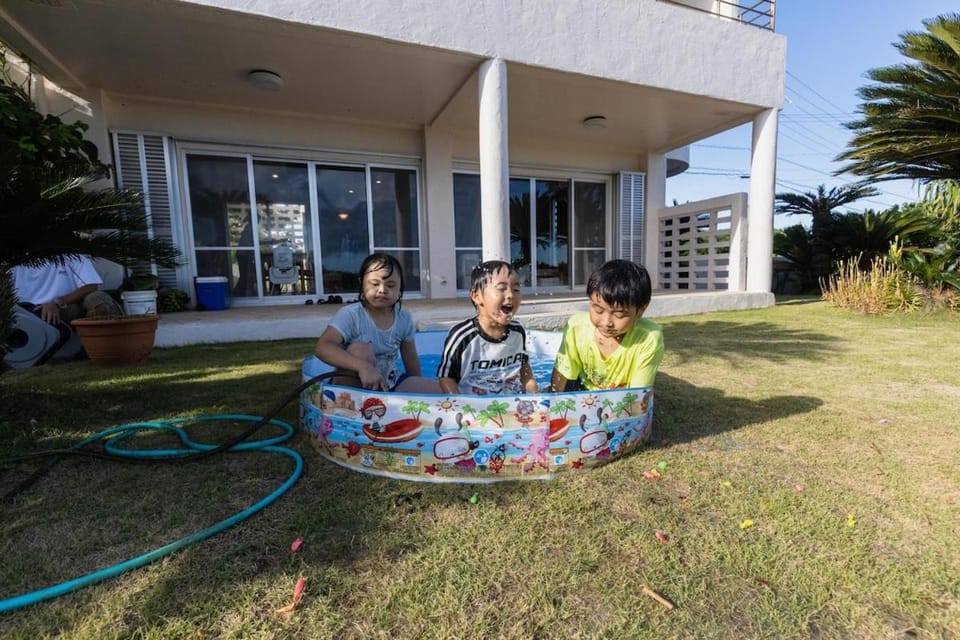 全室オーシャンビューの贅沢広々一軒家 Villa in Okinawa Prefecture