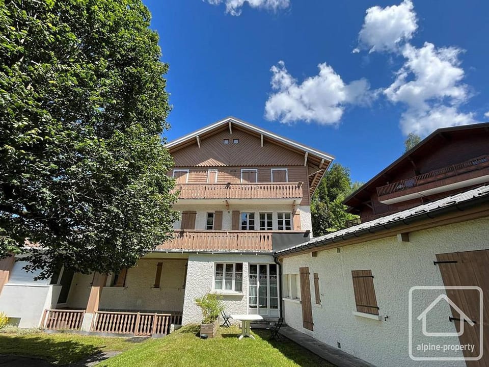 Appartement central avec grande terrasse Sud pour 4 personnes Apartment in Arâches-la-Frasse