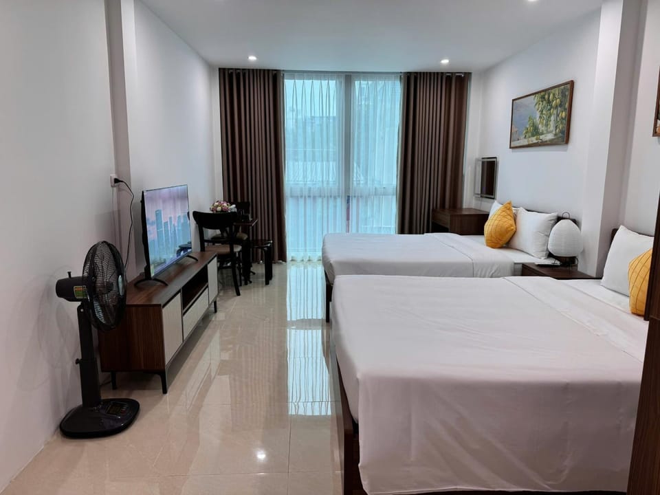 TV and multimedia, Photo of the whole room, Bedroom