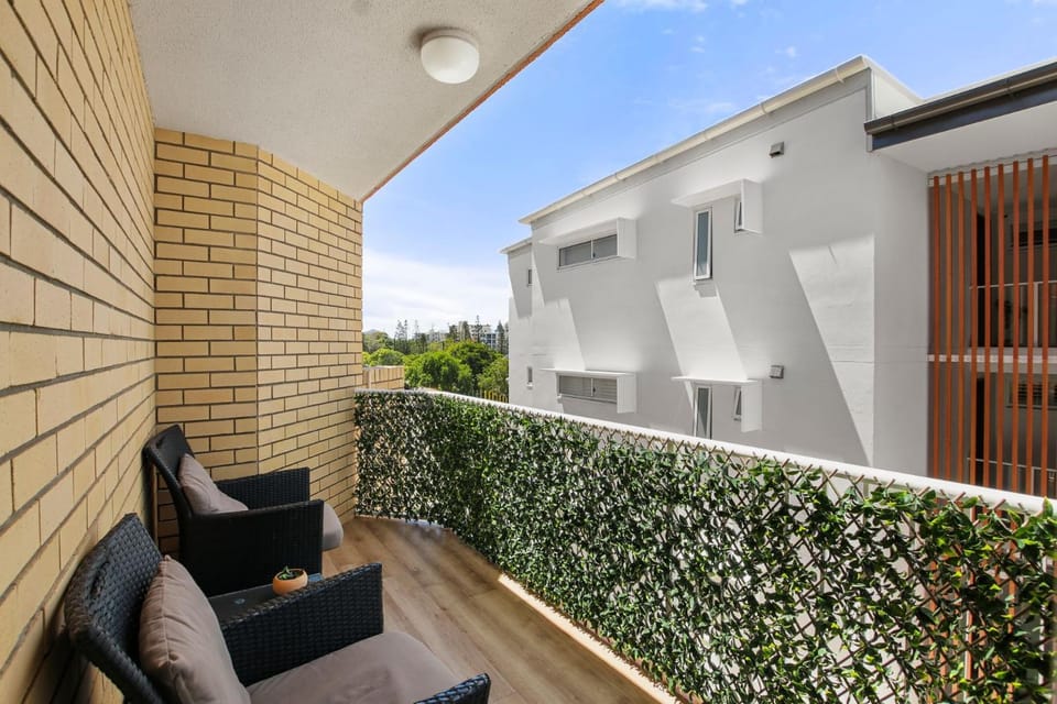 Trade Winds Unit 5, 52 Edmund St, Kings Beach Apartment in Kings Beach