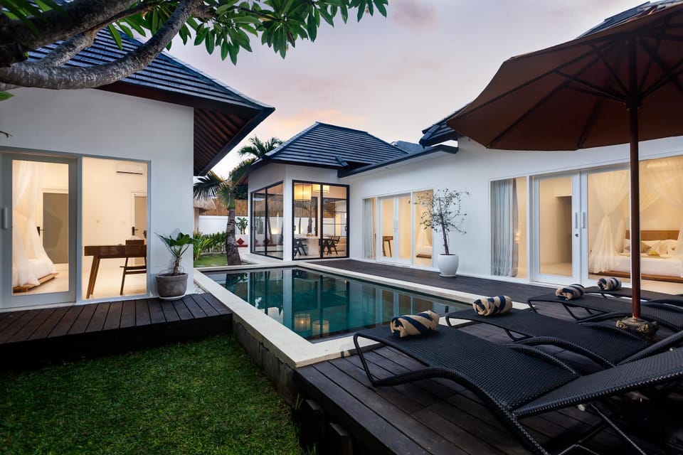 Property building, Night, Garden, Pool view, Swimming pool, sunbed