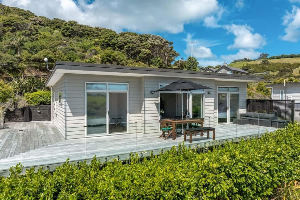 Te Whau Bach Two by Stay Waiheke Apartment in Auckland Region