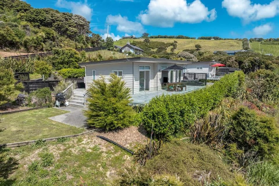 Te Whau Bach Two by Stay Waiheke Apartment in Auckland Region