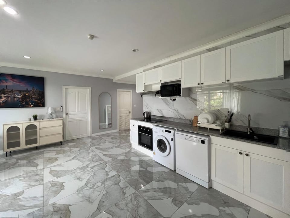 Green place condominium Apartment in Wichit
