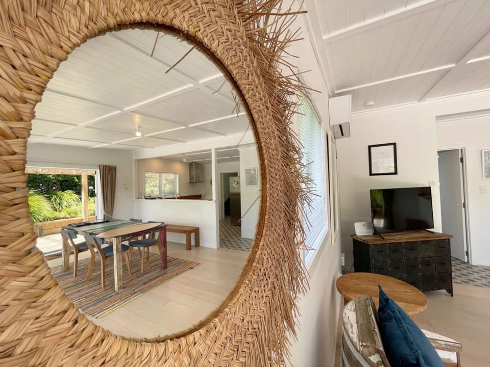 Oneroa Village Oasis By Stay Waiheke House in Auckland Region
