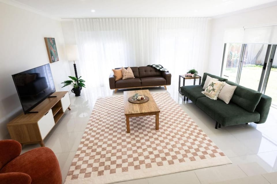 Communal lounge/ TV room, TV and multimedia, Seating area