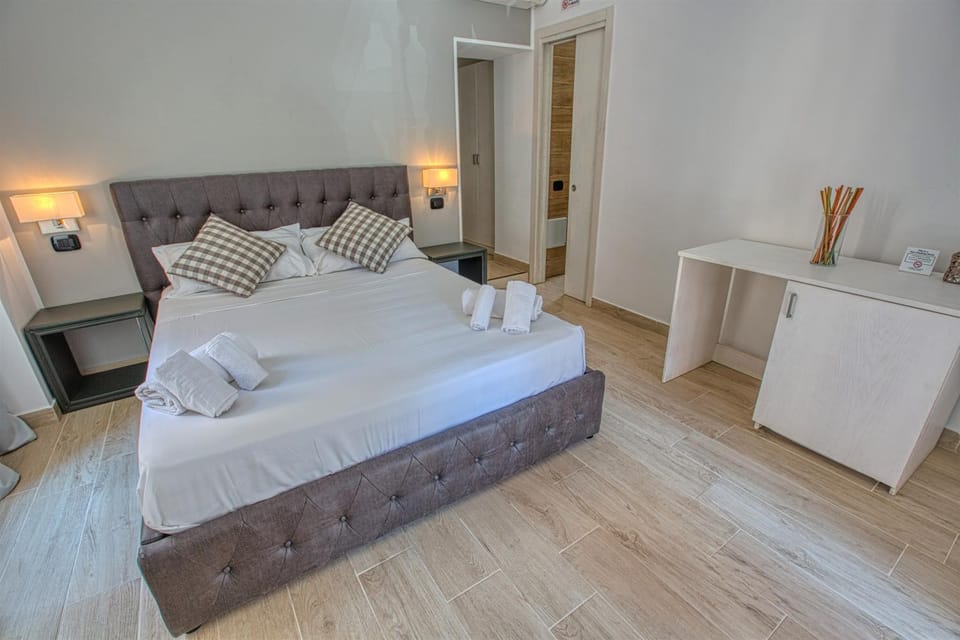 Bed, Photo of the whole room
