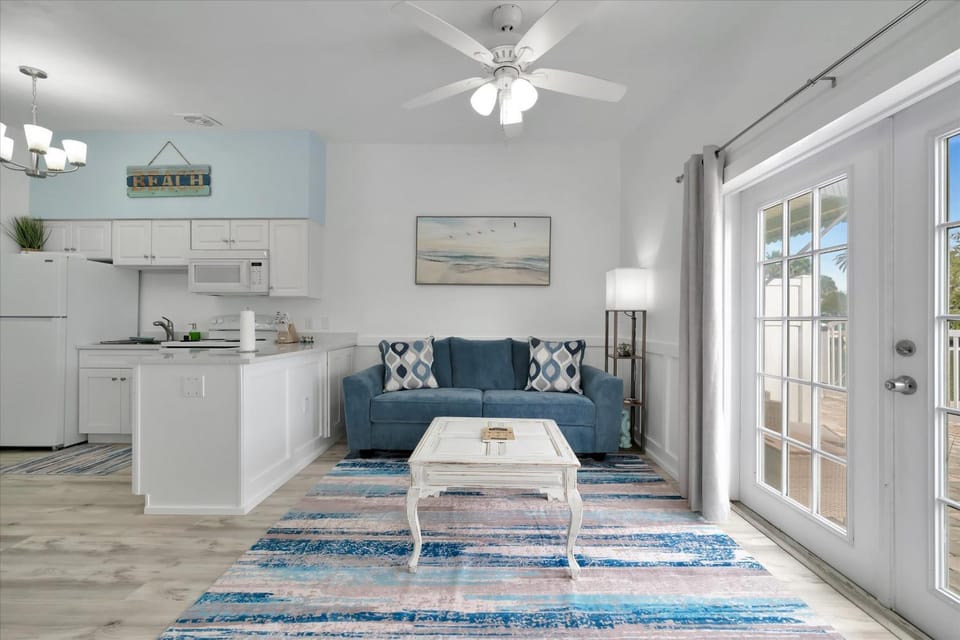 Waterfront & Pet Friendly Boat Dock Walk 2 Beach Apartment in Indian Rocks Beach