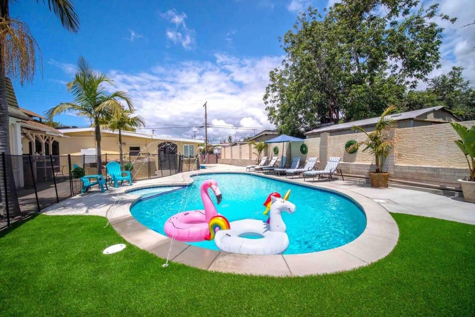 Spacious 4BR w/ Pool, Spa, Mini Golf & Game Lounge House in National City