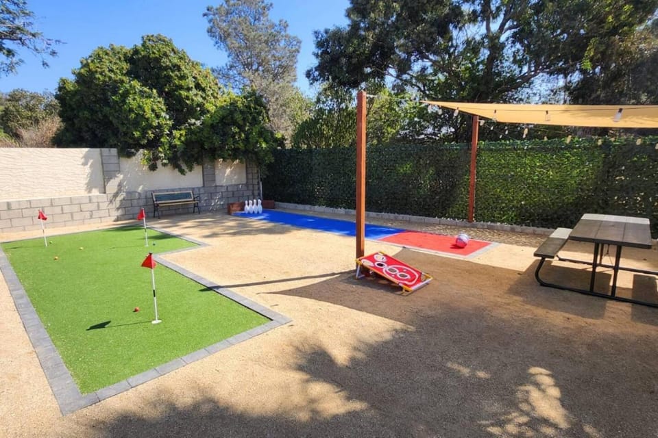 Spacious 4BR w/ Pool, Spa, Mini Golf & Game Lounge House in National City