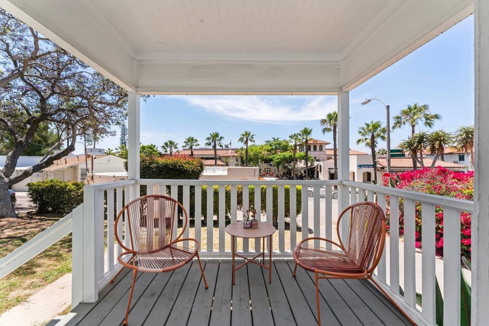 View (from property/room), Balcony/Terrace, Seating area, Garden view
