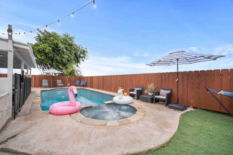 Swimming pool