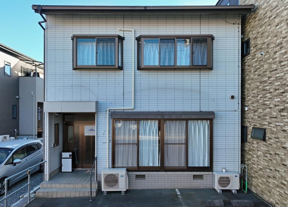 Property building, Neighbourhood, Parking