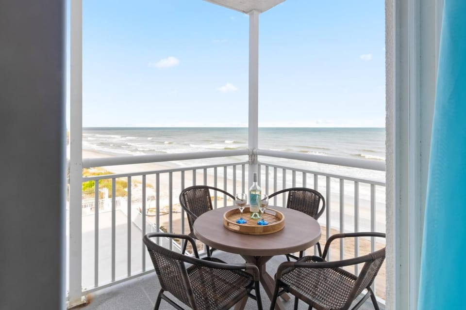 Patio, Day, View (from property/room), Balcony/Terrace, Balcony/Terrace, Seating area, Dining area, Beach, Sea view
