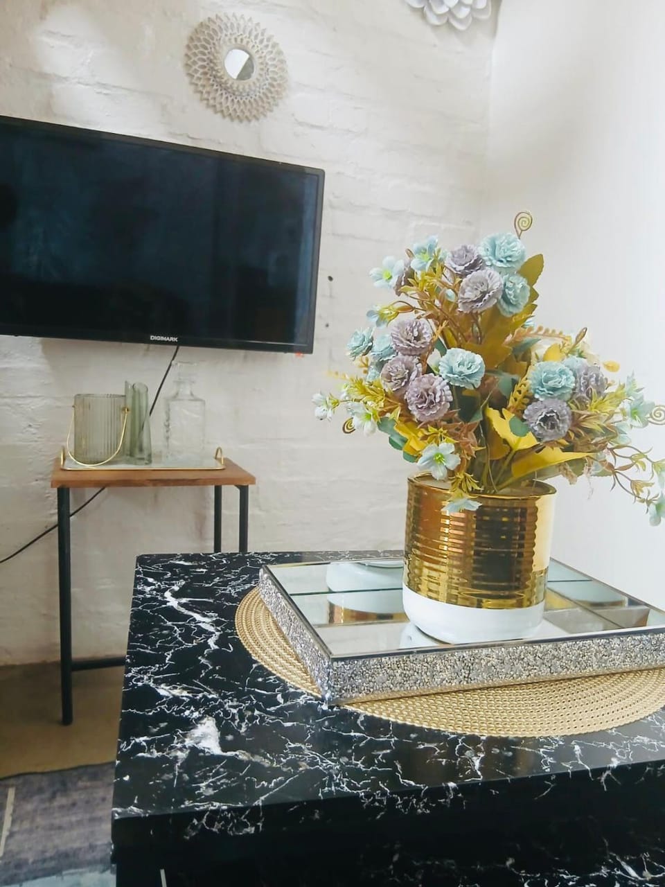 Cozy Comfort Maboneng bnb Apartment in Johannesburg