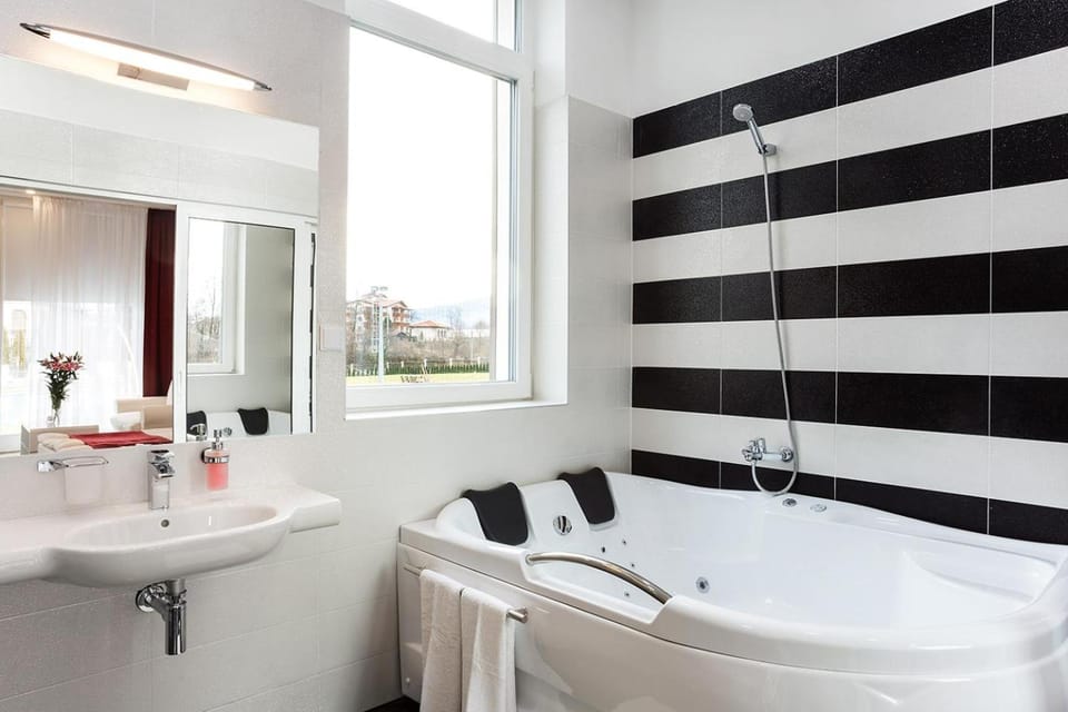 Hot Tub, Bathroom, Bath