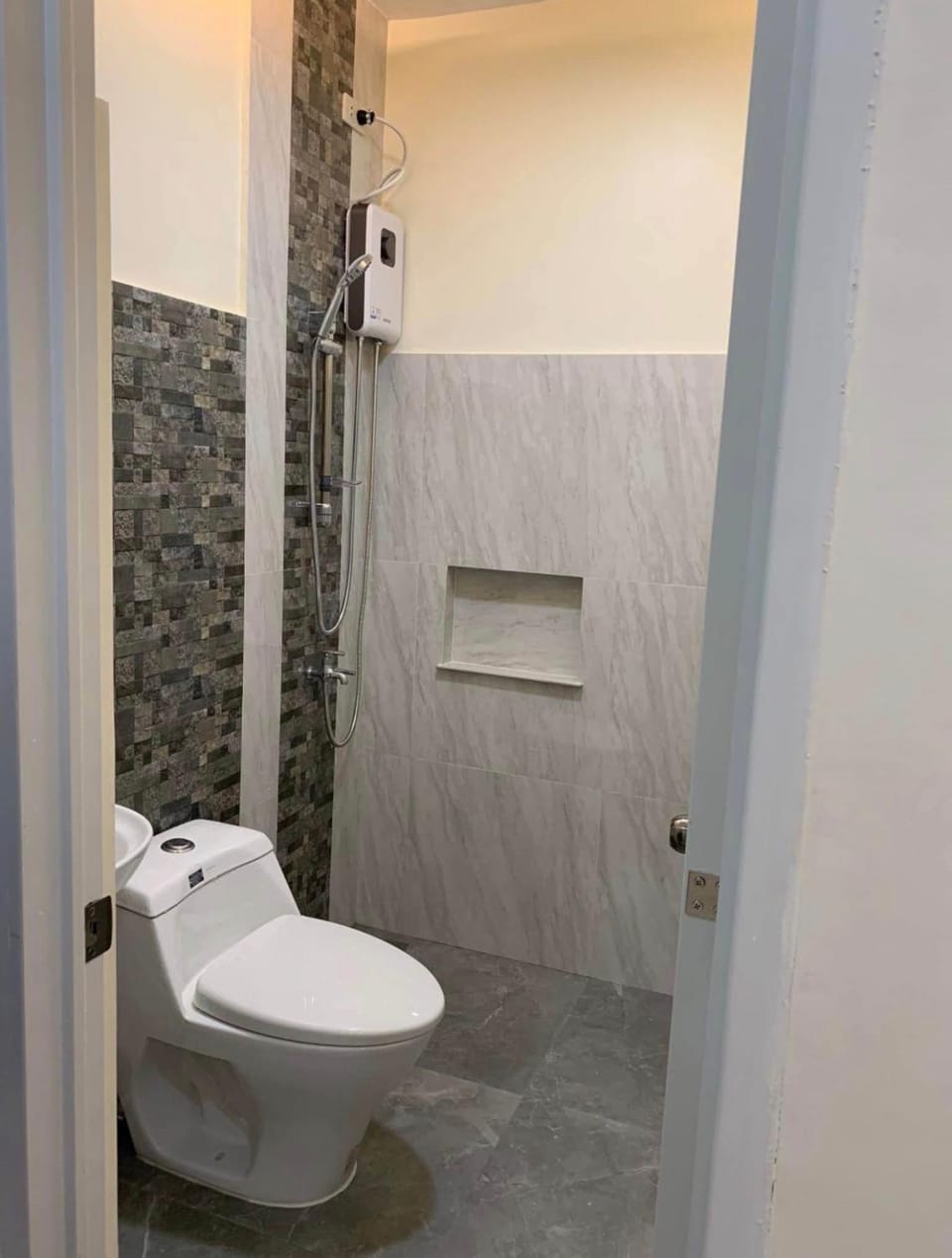 Piccadilly Green Villas Apartment Apartment in Central Visayas
