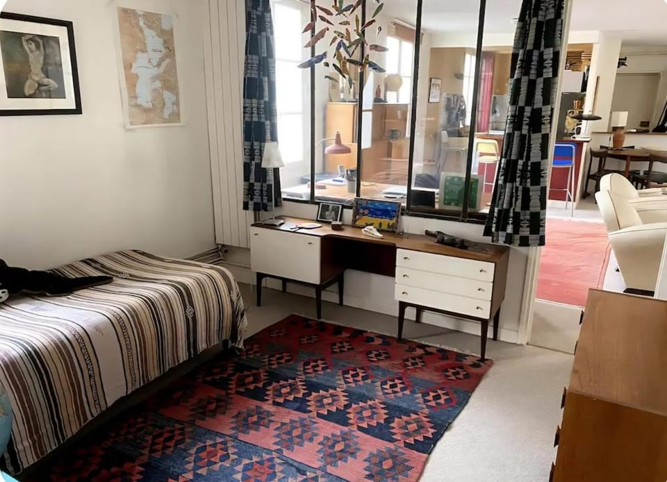 Charming 3-room bright Canal Saint-Martin Apartment in Paris