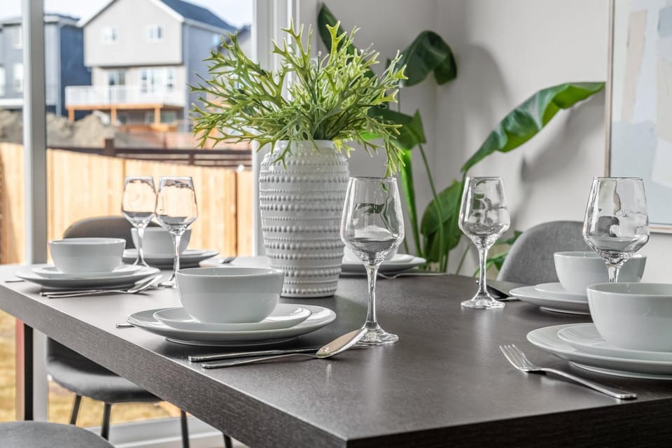 Herron Rise Luxury 4 Bedroom Main Floor House in Calgary
