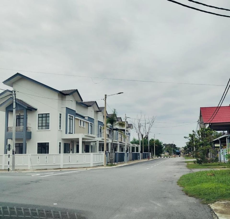 Neighbourhood, Street view