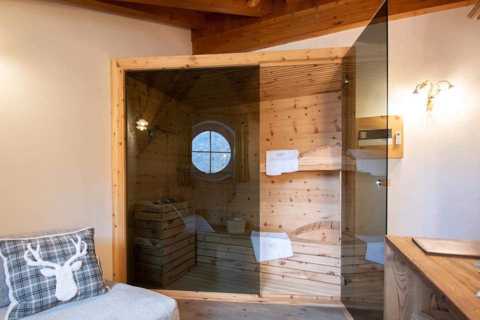 Sauna, Bedroom