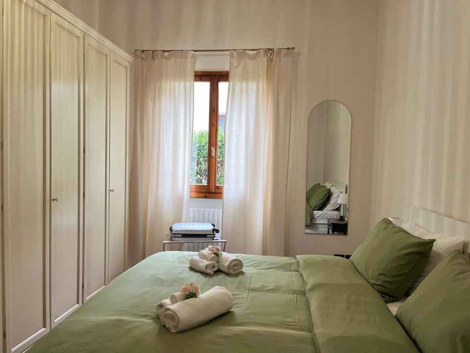 Bed, Photo of the whole room, Bedroom, towels, wardrobe