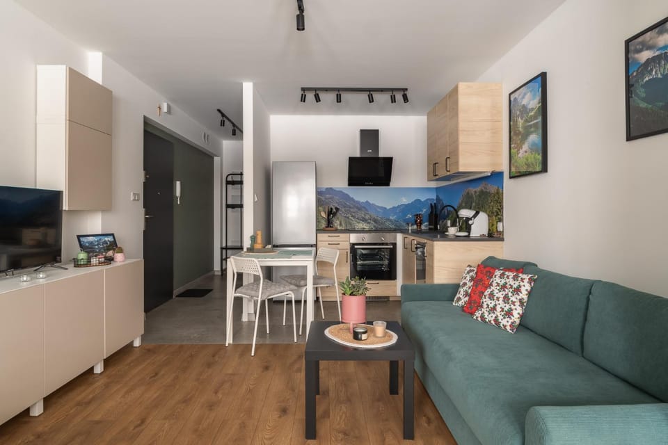 TV and multimedia, Kitchen or kitchenette, Living room, Seating area, Dining area, Evening entertainment
