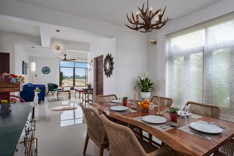 Living room, Dining area