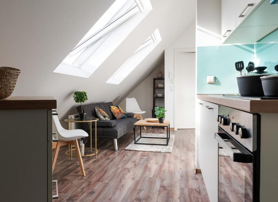 Kitchen or kitchenette, Living room, Seating area, Dining area