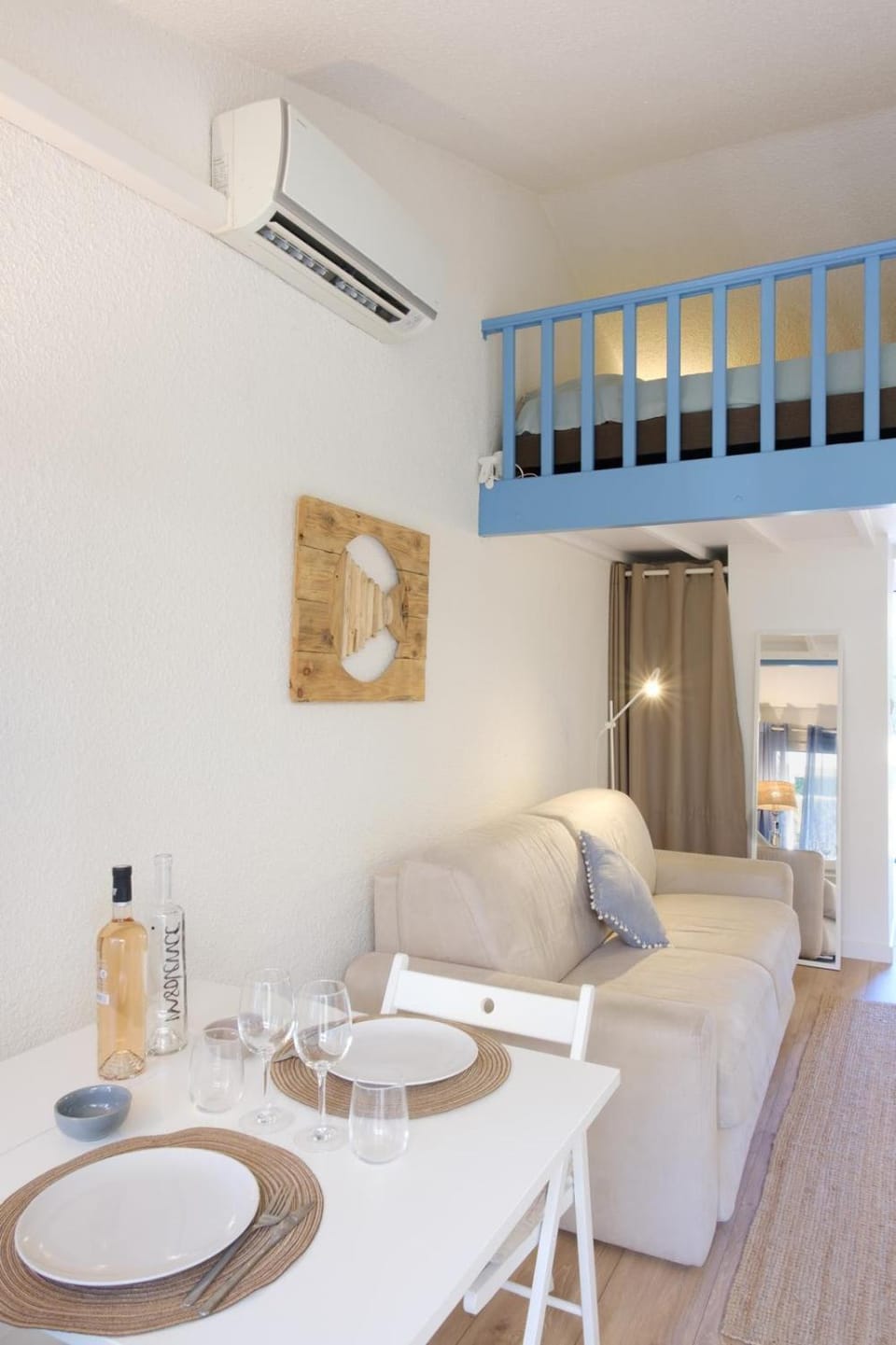 Bright studio close to the beach in Roquebrune Apartment in Roquebrune-sur-Argens