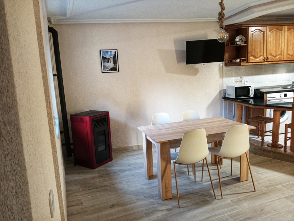 Communal lounge/ TV room, Living room, Seating area, Dining area