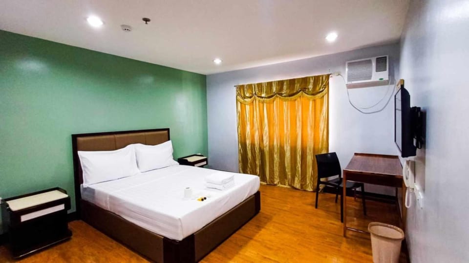Bed, Bedroom, air conditioner