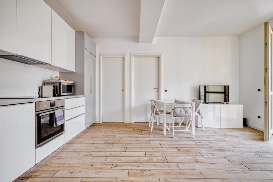 Kitchen or kitchenette, Dining area, dishwasher, oven, stove