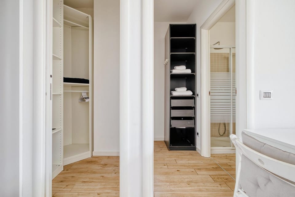 Shower, Bathroom, towels, wardrobe