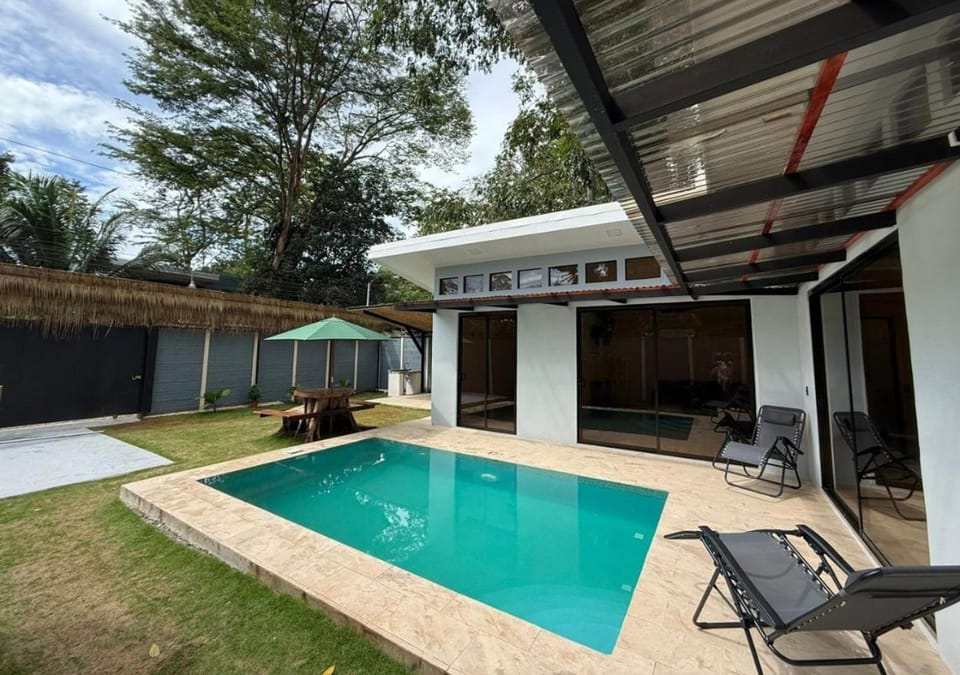 Swimming pool, Swimming pool