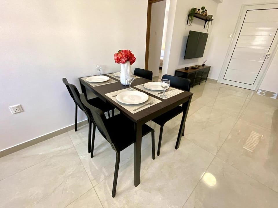 Seaside Two Bedroom Elegant Flat in Tourist Area Apartment in Paphos