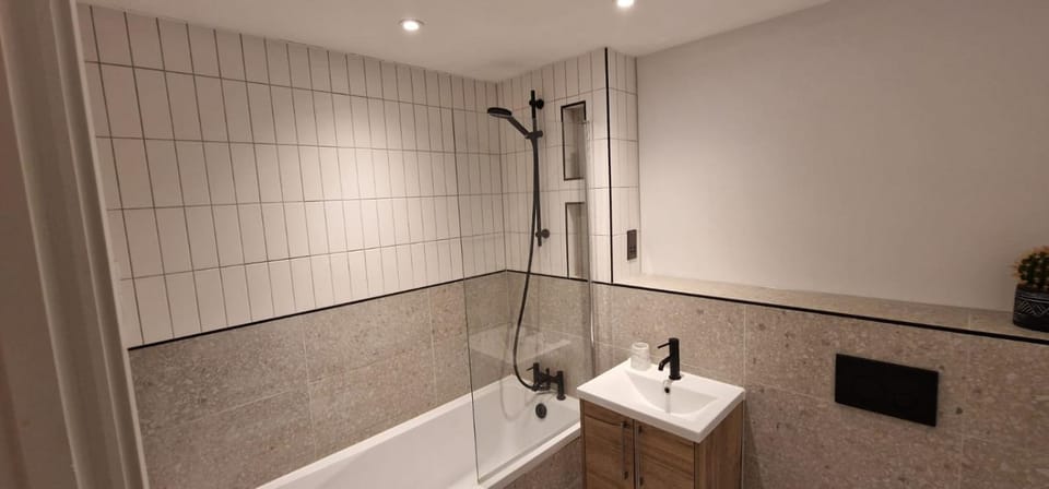 Open Mind Property - New Build 1 Bed with Free Parking Apartment in Bournemouth