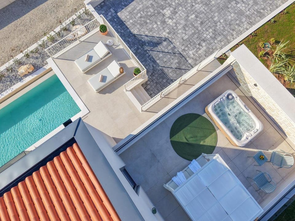 Patio, Pool view, Swimming pool, sunbed